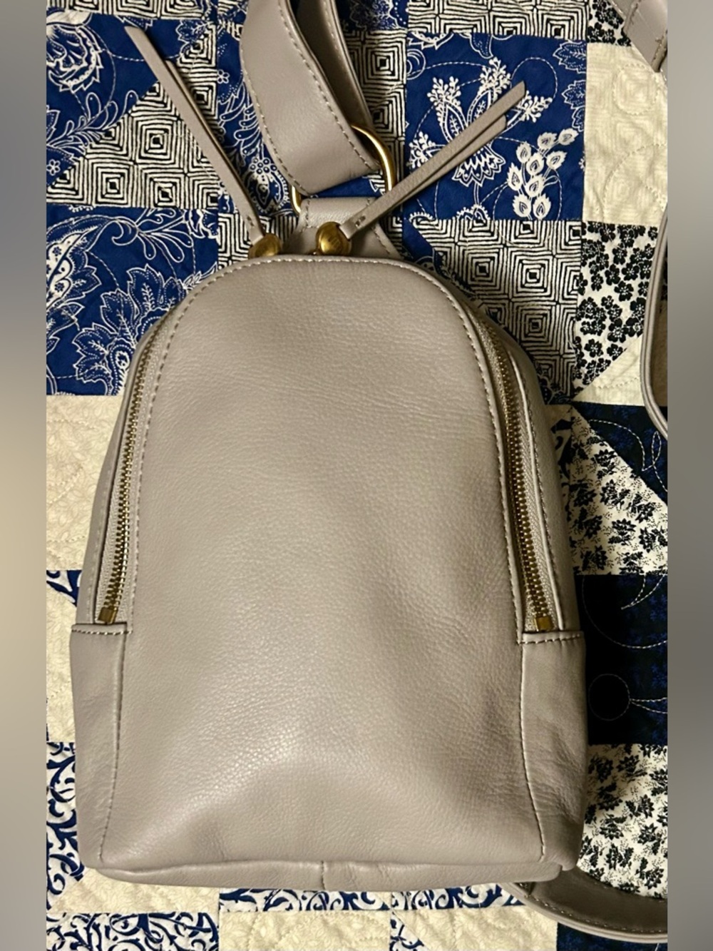 HOBO Fern EXCELLENT condition sling bag gold hardware crossbody travel backpack